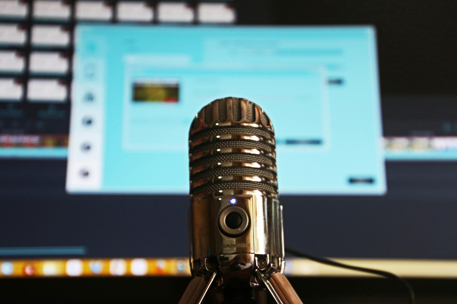 Como usar webinars e podcasts para atrair clientes?